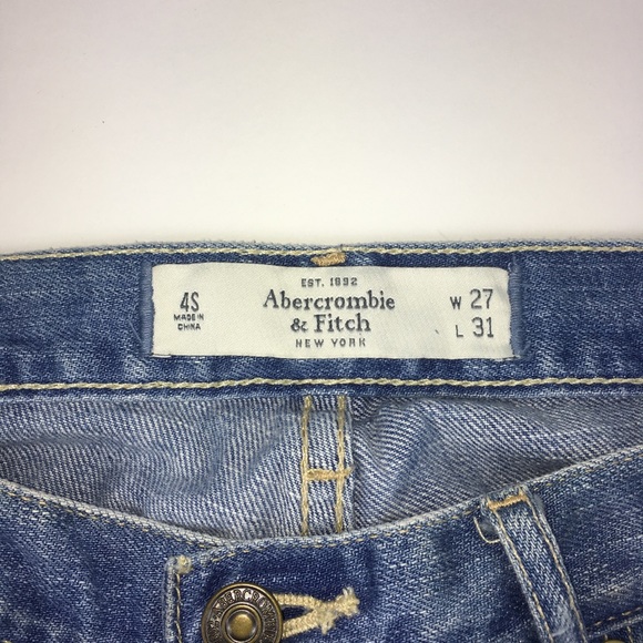 Women’s Abercrombie & Fitch 4s Jeans - Picture 4 of 4
